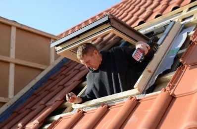 Pose de fenêtres de toit Velux à Montmorin